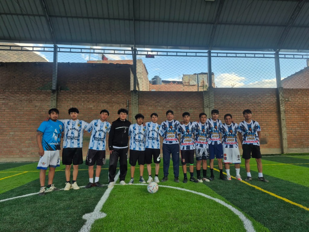 Instalaciones deportivas y campeonatos de fútbol en Grass San José Cayhuayna Huánuco